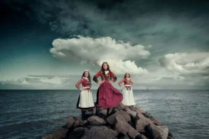 Kim, Tess & Maaike Marken, Noord-Holland The Netherlands, 2021 - Kroon Gallery B
